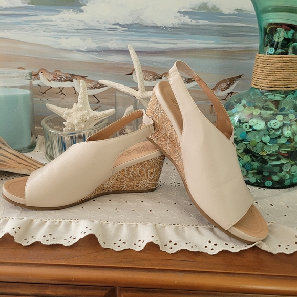 Mootsie Tootsie wedges sz 11 - Picture 2 of 8